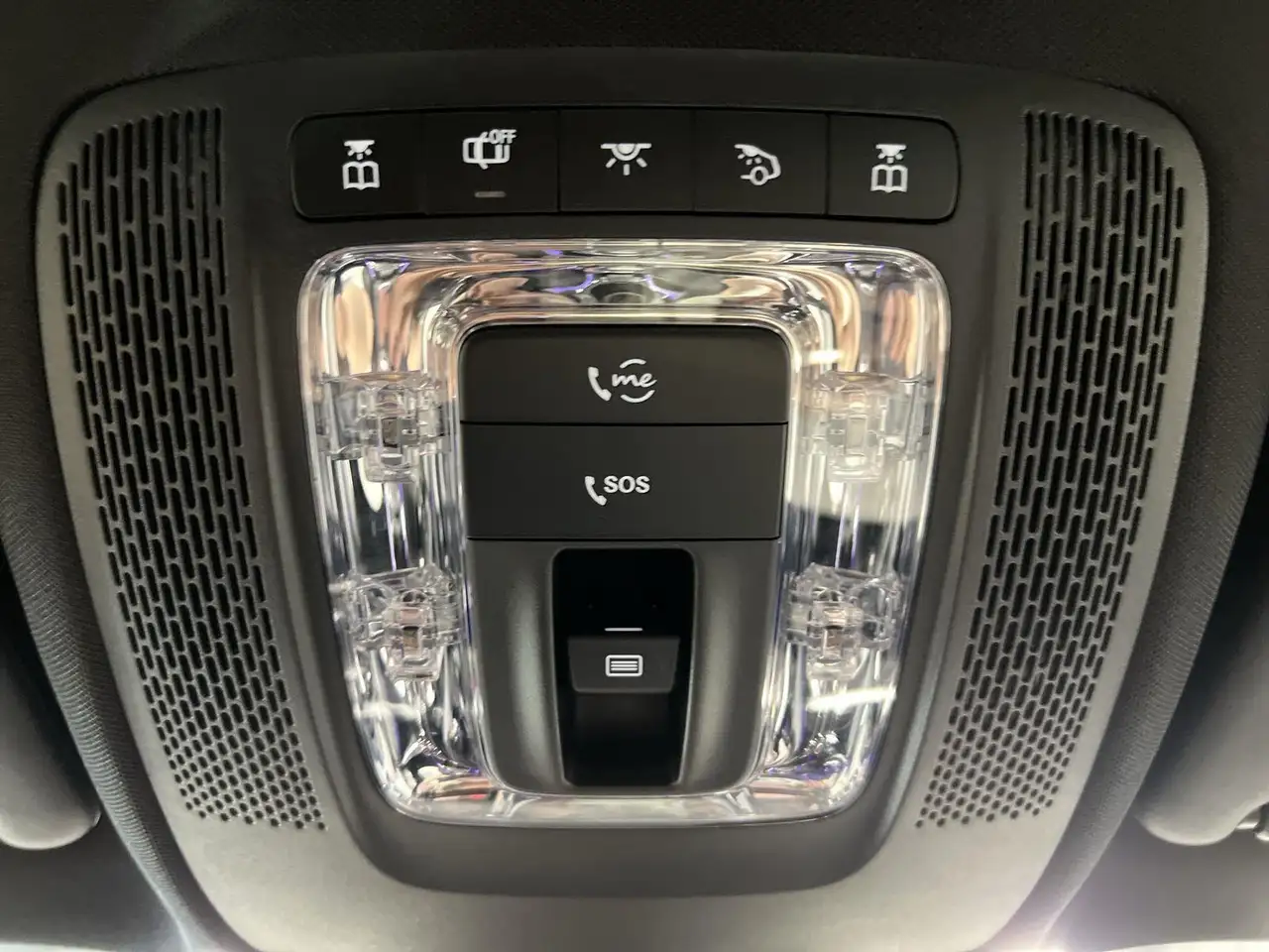 Mercedes-Benz GLB снимка Mercedes-Benz GLB