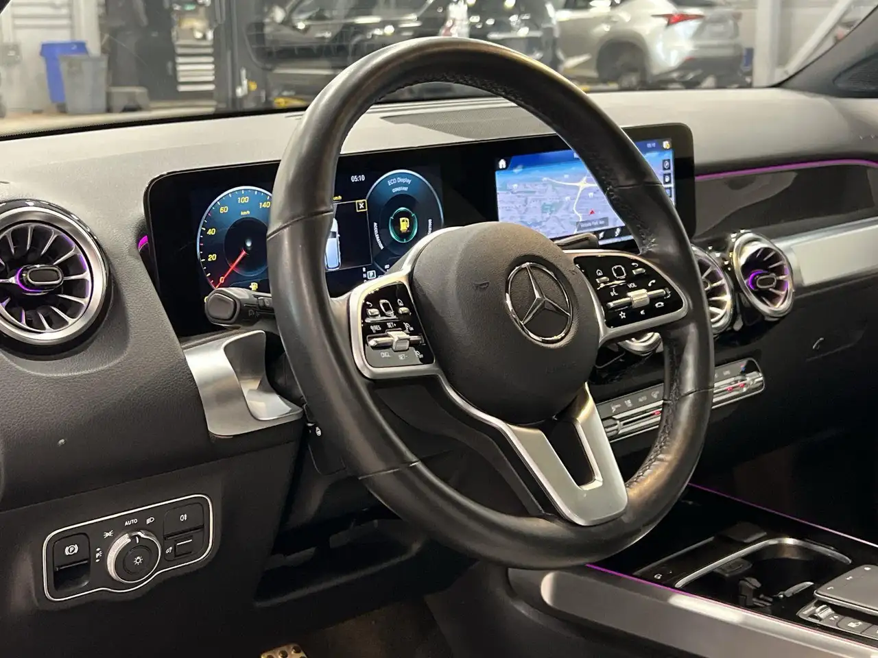 Mercedes-Benz GLB снимка Mercedes-Benz GLB