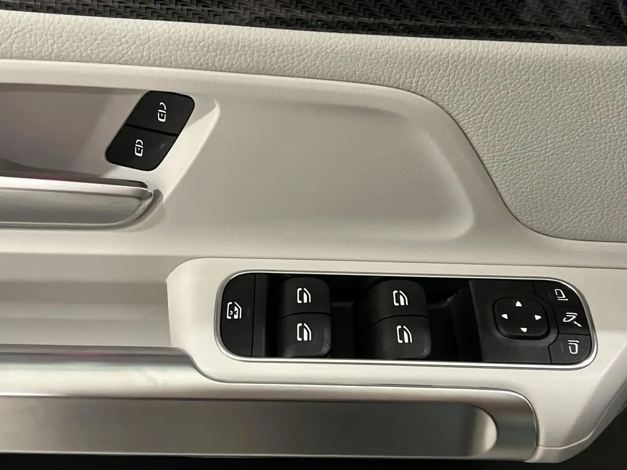 Mercedes-Benz GLB снимка Mercedes-Benz GLB