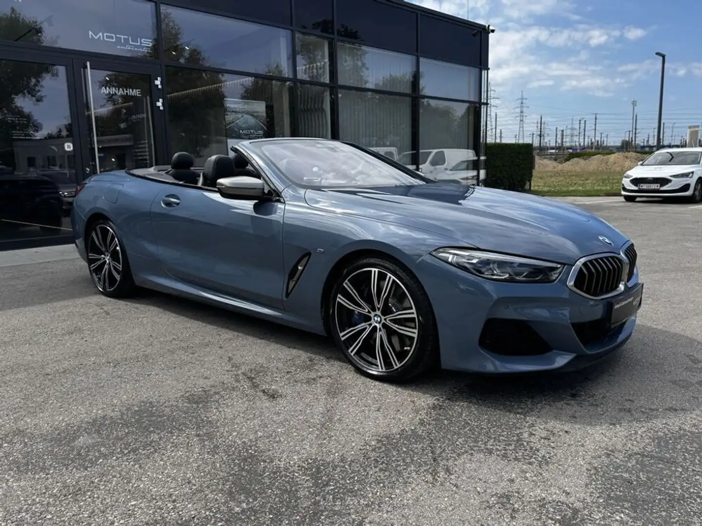 BMW 850 M850i xDrive Cabrio Blau - 1