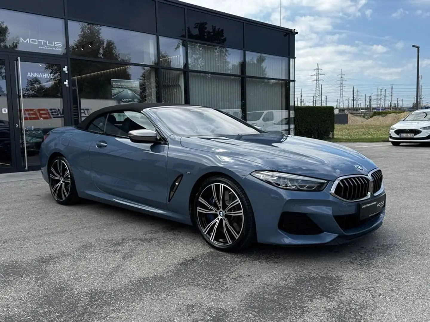 BMW 850 M850i xDrive Cabrio Blau - 2