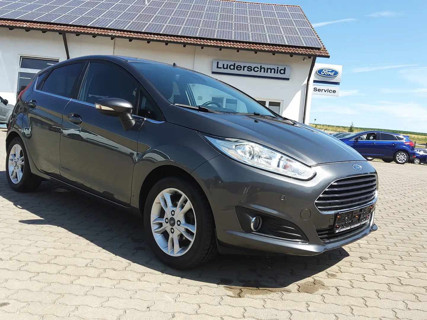 Ford Fiesta Titanium Gris - 1