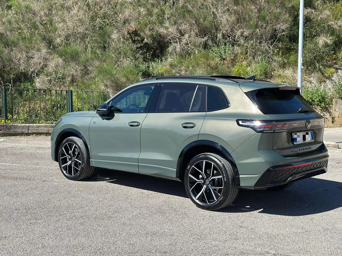 Volkswagen Tiguan Tiguan 2.0 tdi R-Line Plus 4motion 193cv dsg Vert - 1