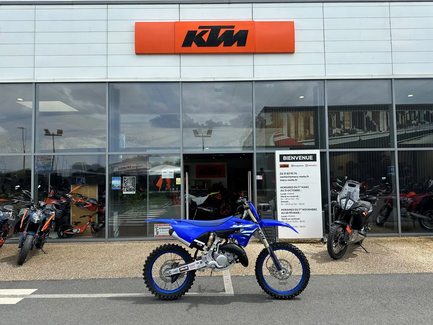 Yamaha YZ 125 Bleu - 1