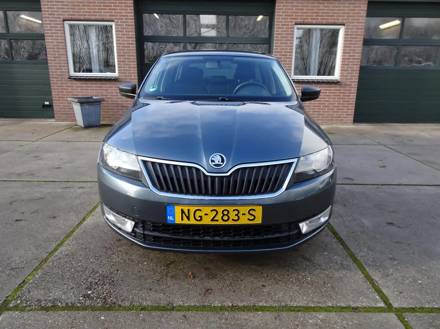Skoda Rapid/Spaceback 1.2 TSI Greentech Active Grijs - 2
