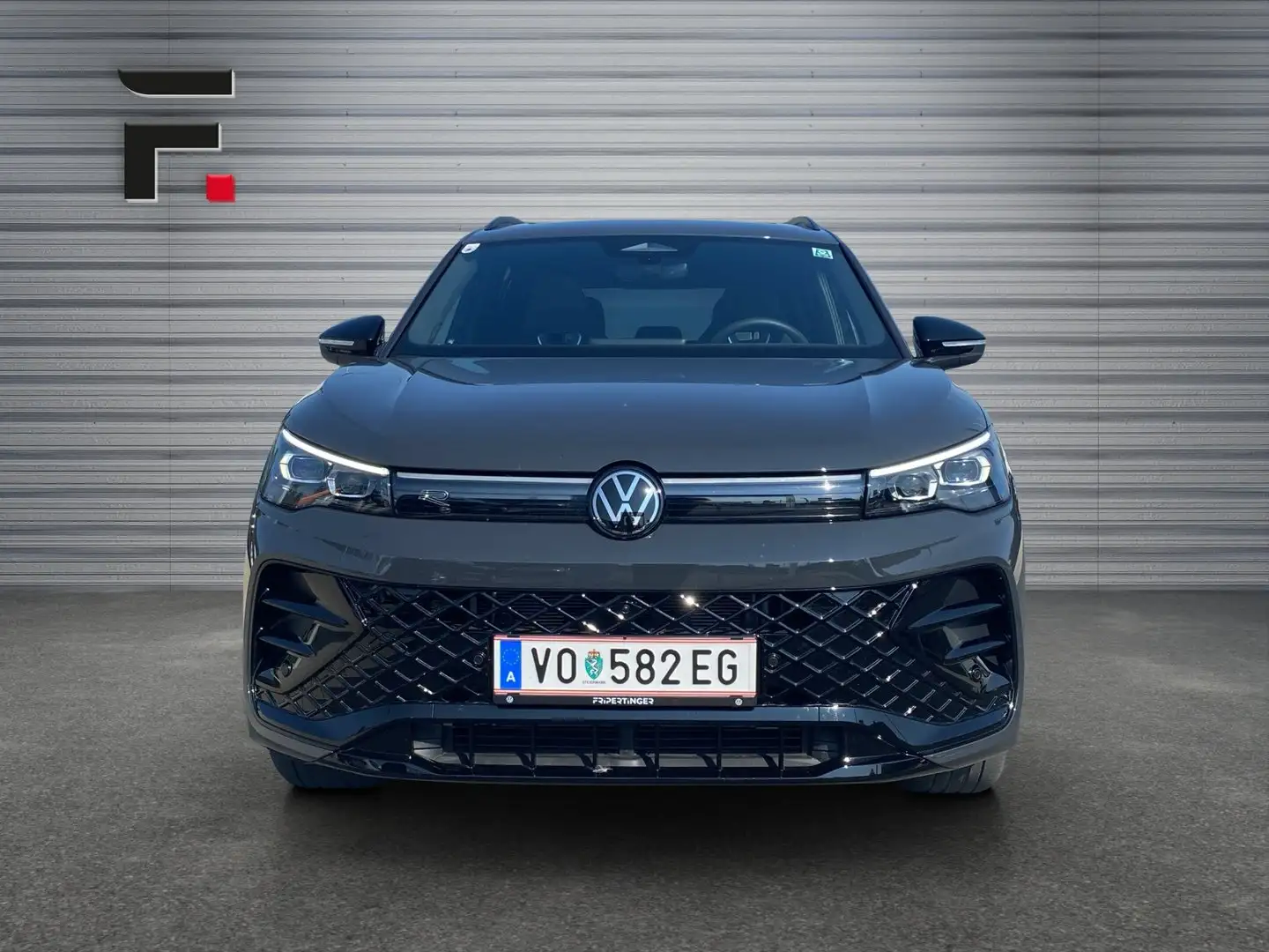 Volkswagen Tiguan Sport TDI 4MOTION DSG Grau - 2