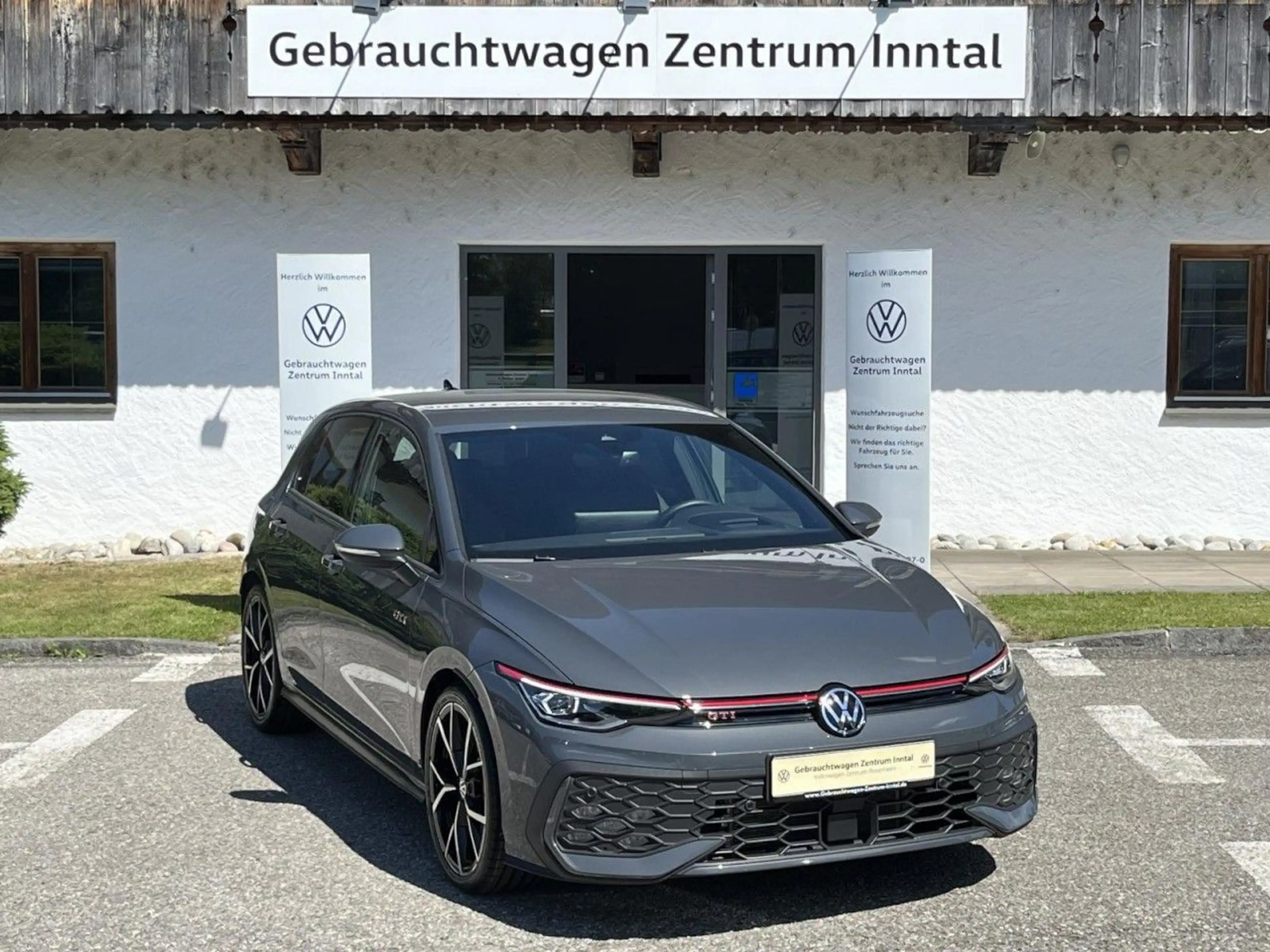 Volkswagen Golf GTI Golf VIII GTI 2,0 TSI DSG (IQ.Light+RearView+ACC — photo 4