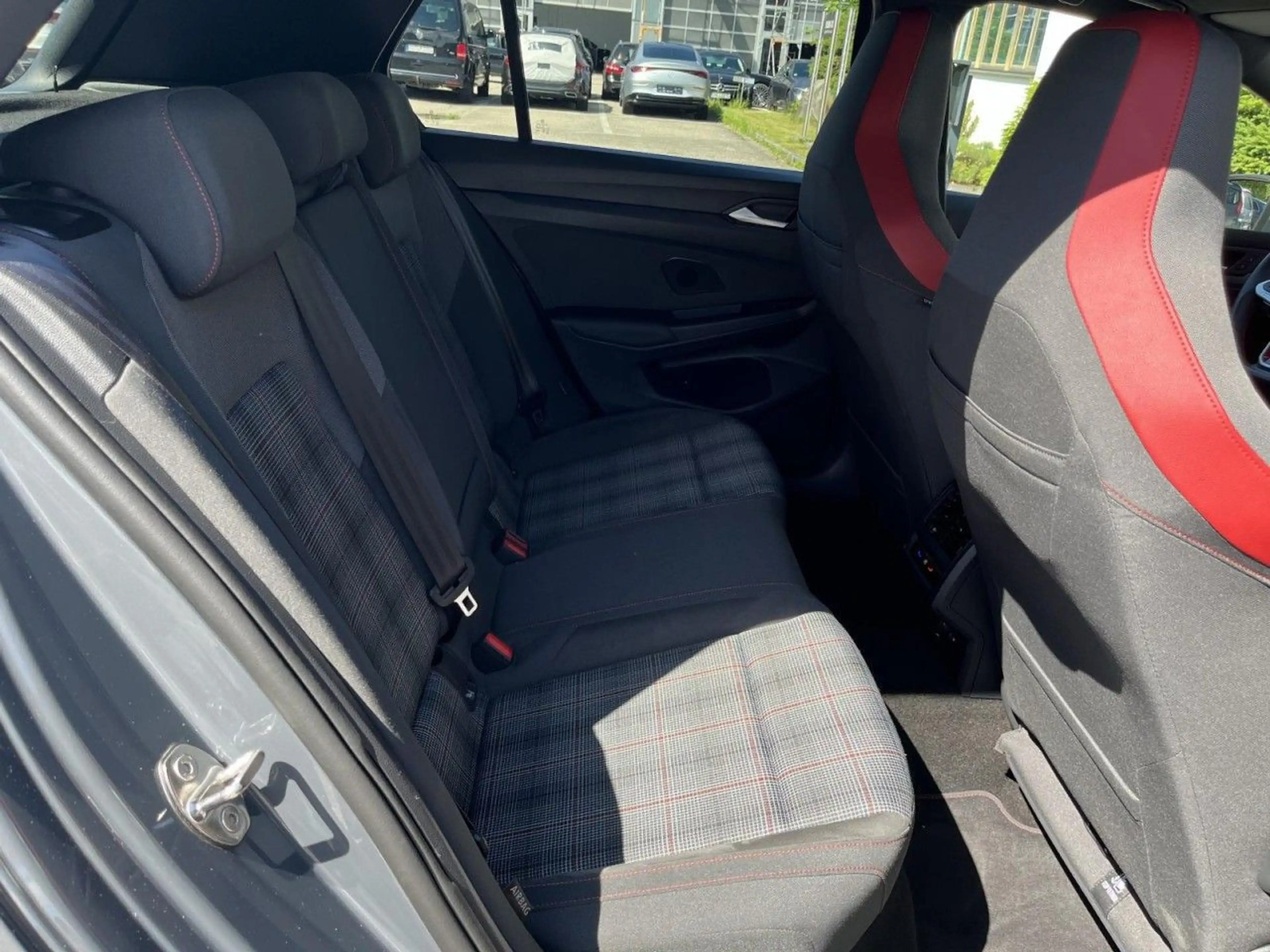 Volkswagen Golf GTI Golf VIII GTI 2,0 TSI DSG (IQ.Light+RearView+ACC — photo 11