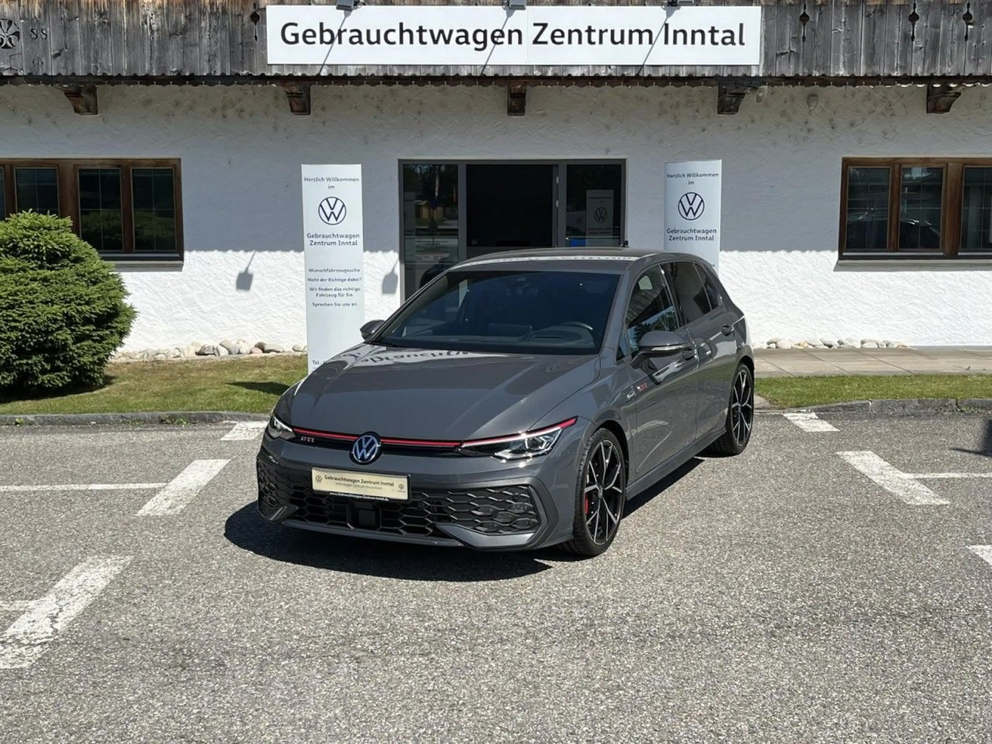 Volkswagen Golf GTI Golf VIII GTI 2,0 TSI DSG (IQ.Light+RearView+ACC — photo 2