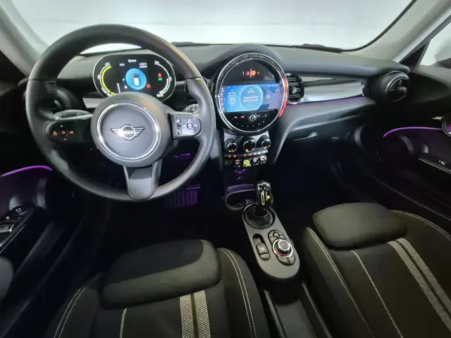Mini Cooper Se view 9