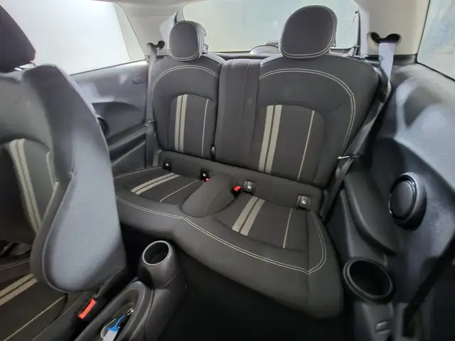 Mini Cooper Se view 8