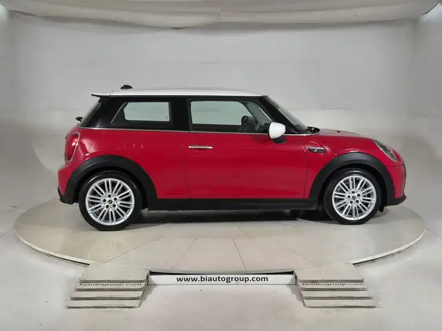 Mini Cooper Se view 6