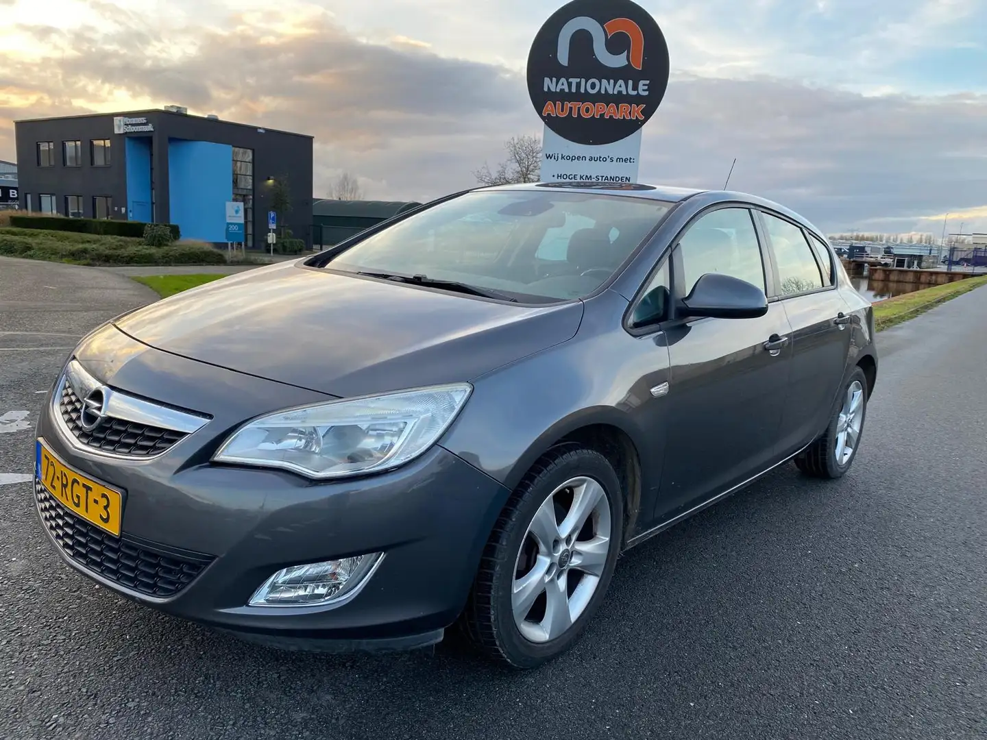 Opel Astra 2011 * 1.4 Turbo Edition * 340.D KM * EXPORT !! Grijs - 1