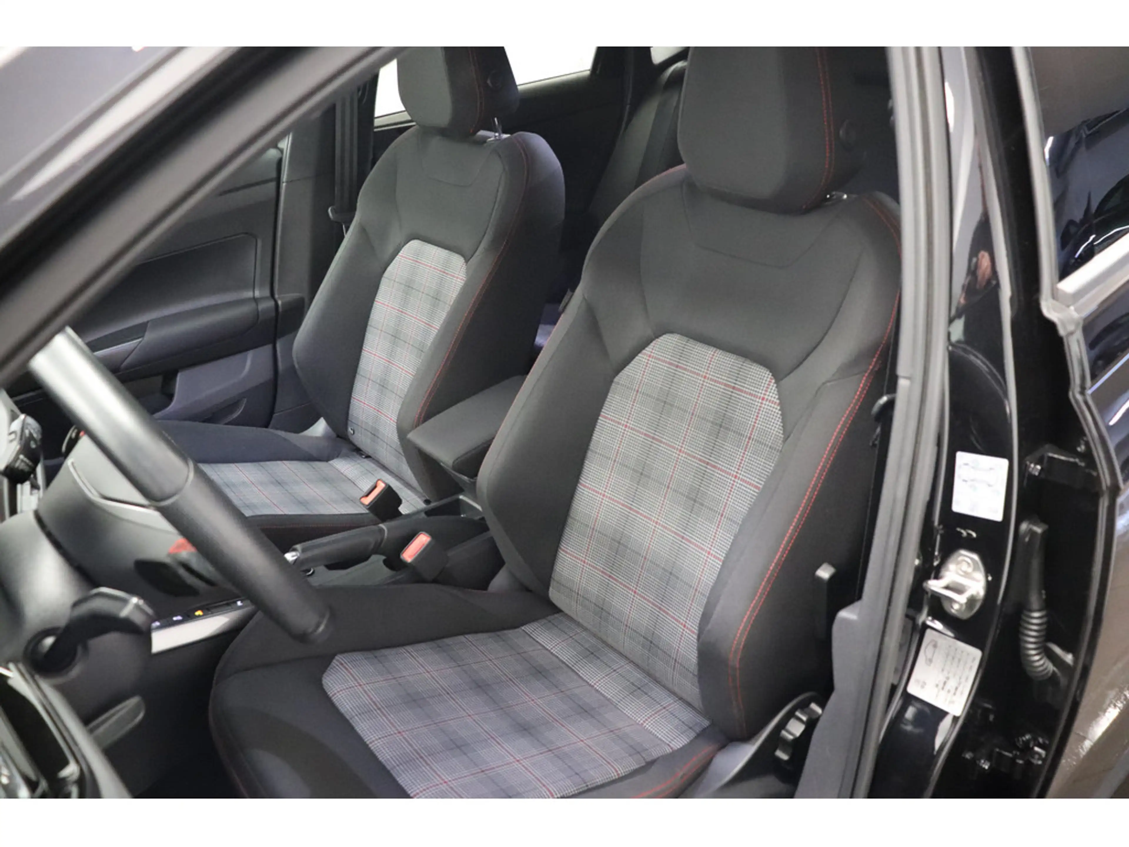 Volkswagen Polo 2.0 TSI GTI #Matrix #App-Connect — photo 12