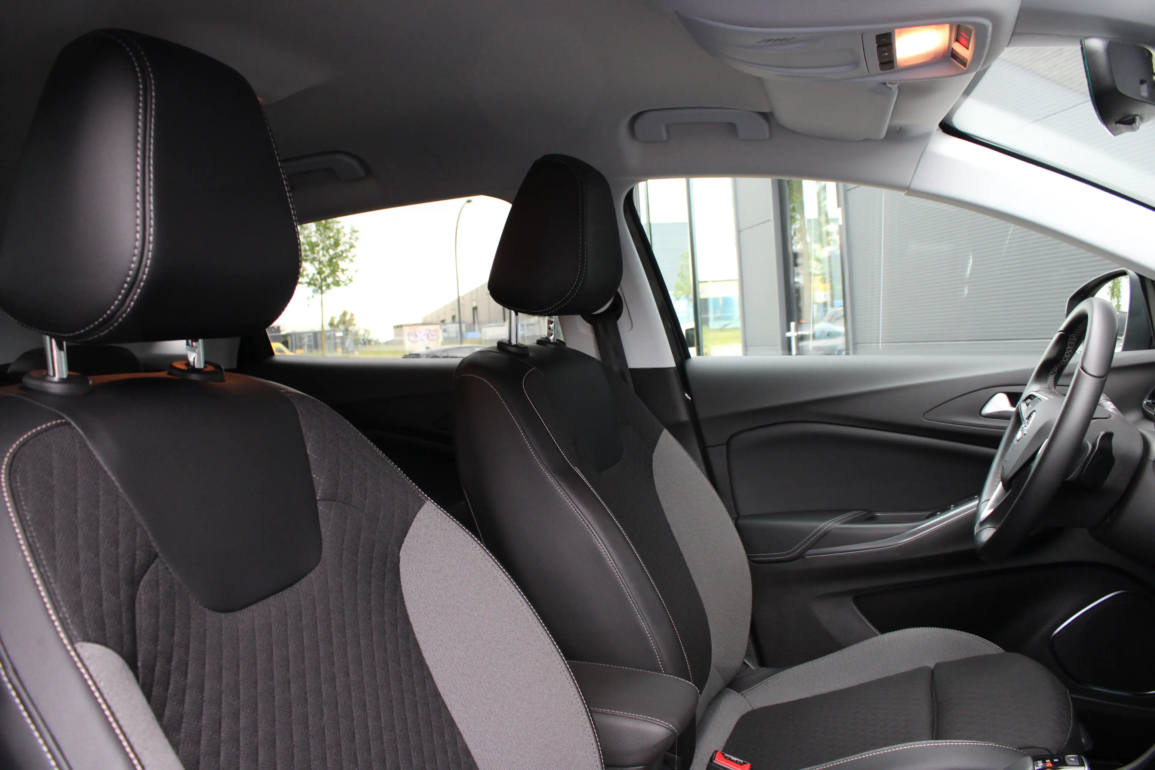 Opel Grandland X 1.6 Turbo Hybrid Business Edition | Automaat | Nav — photo 4