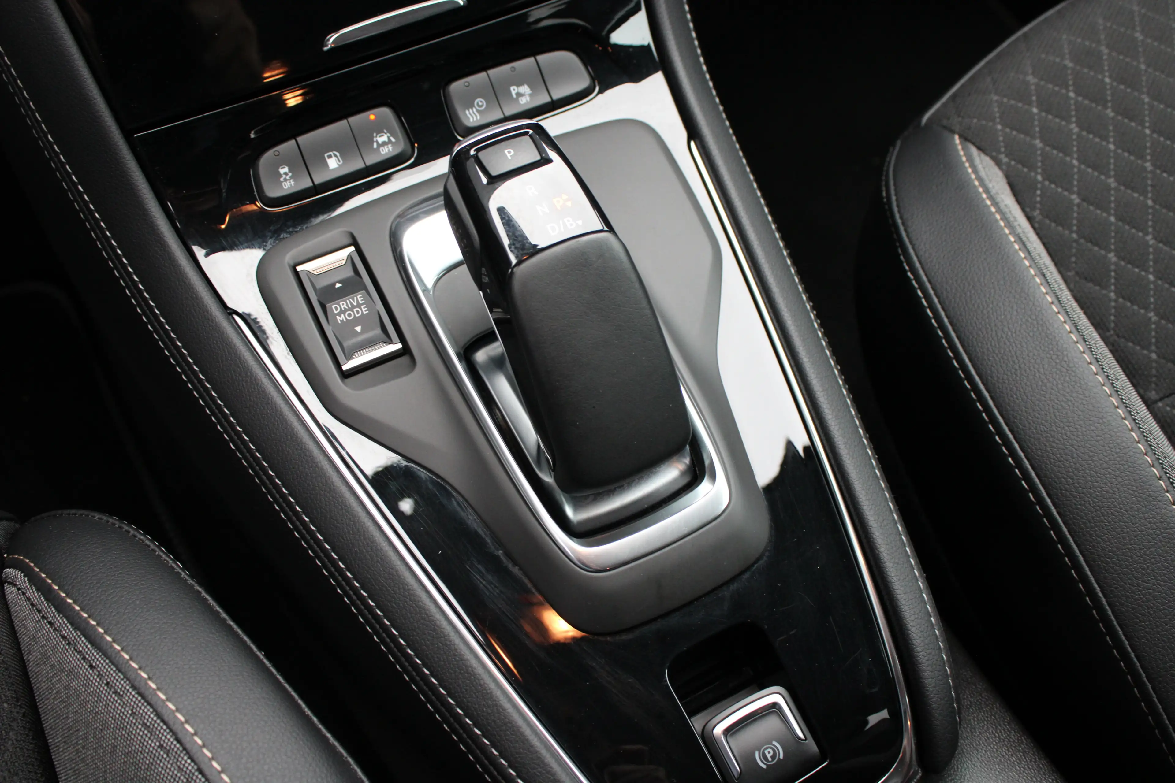 Opel Grandland X 1.6 Turbo Hybrid Business Edition | Automaat | Nav — photo 22