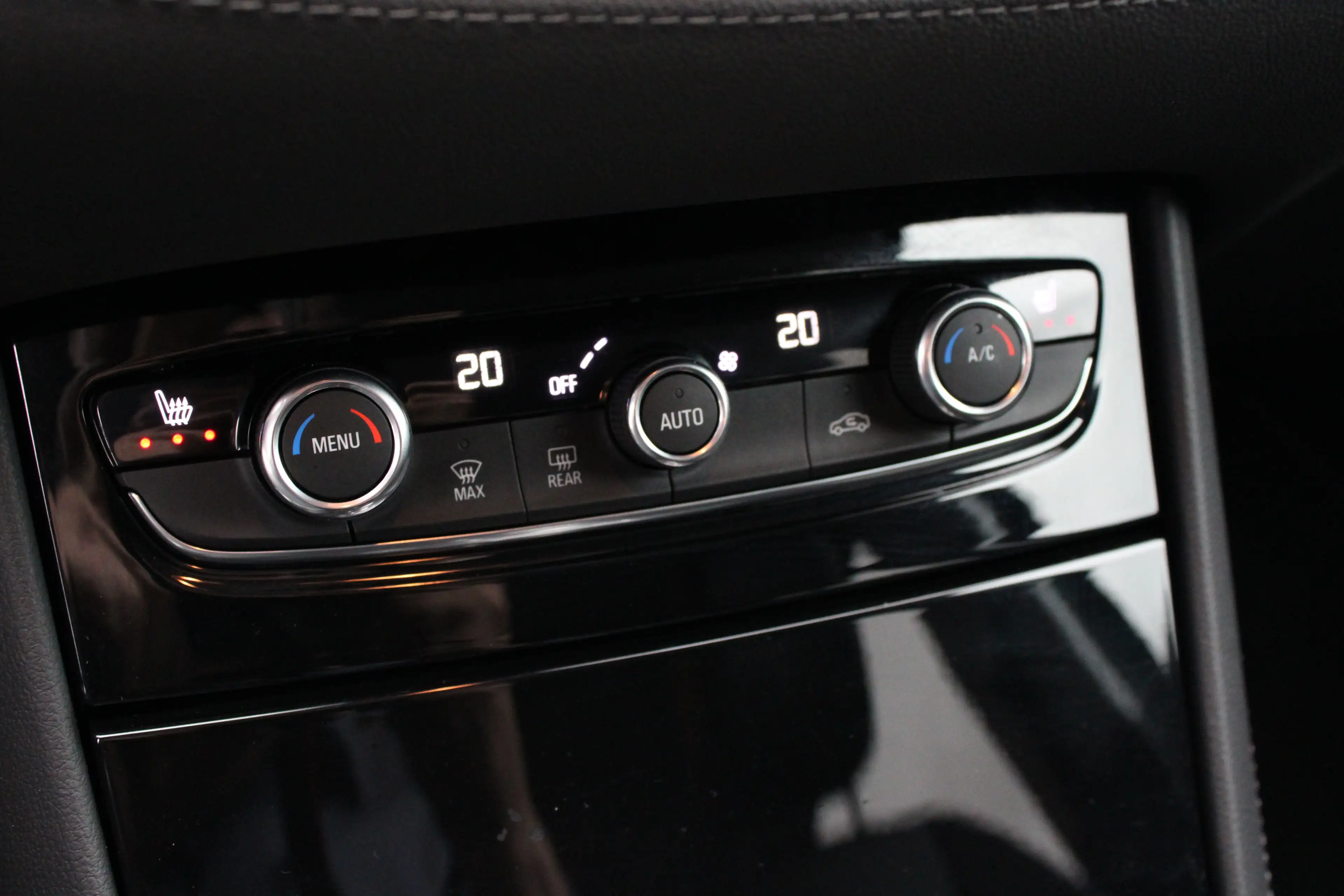Opel Grandland X 1.6 Turbo Hybrid Business Edition | Automaat | Nav — photo 23