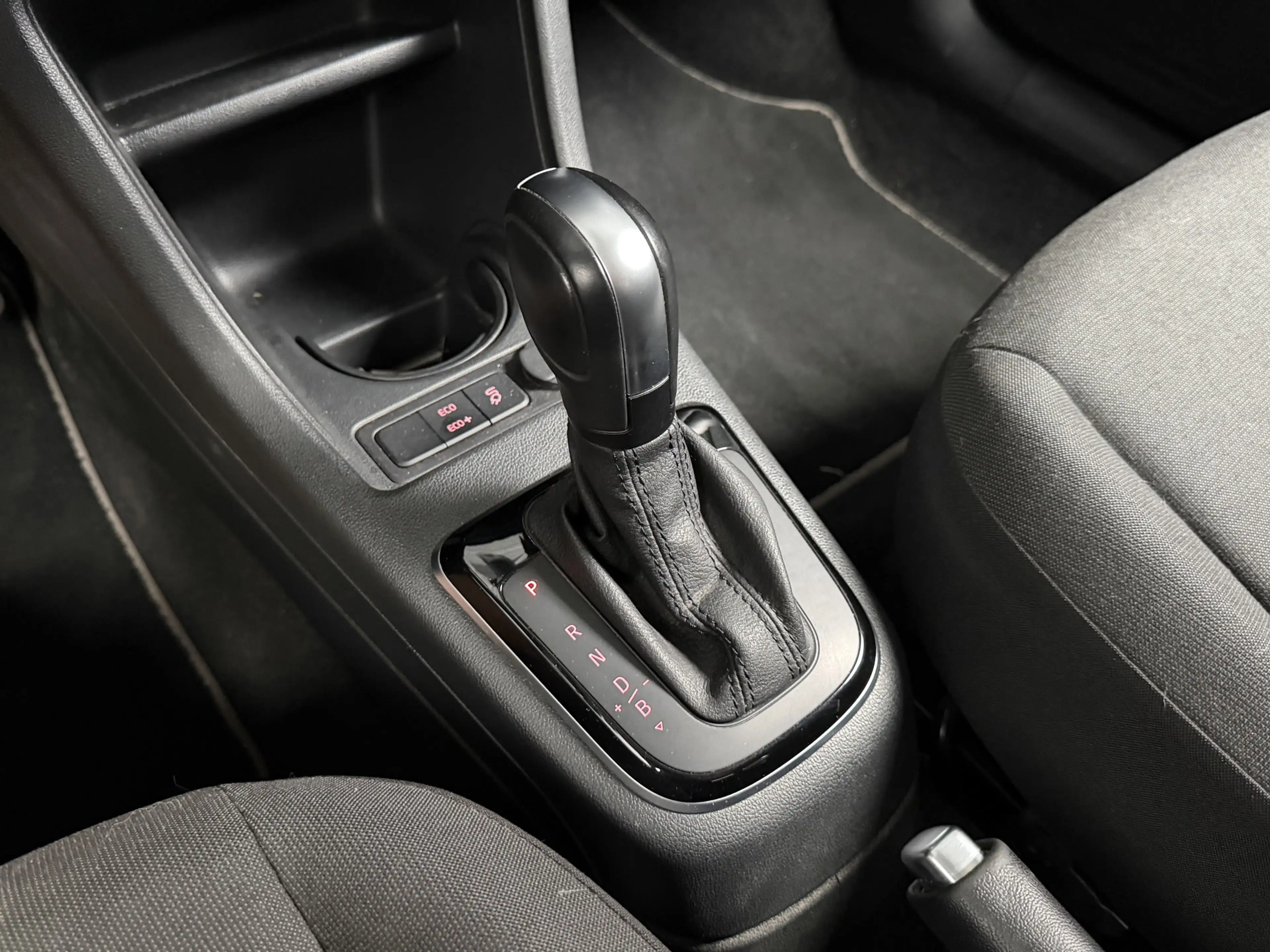 Volkswagen e-up! e-up! Cruise|Camera|Clima| — photo 18