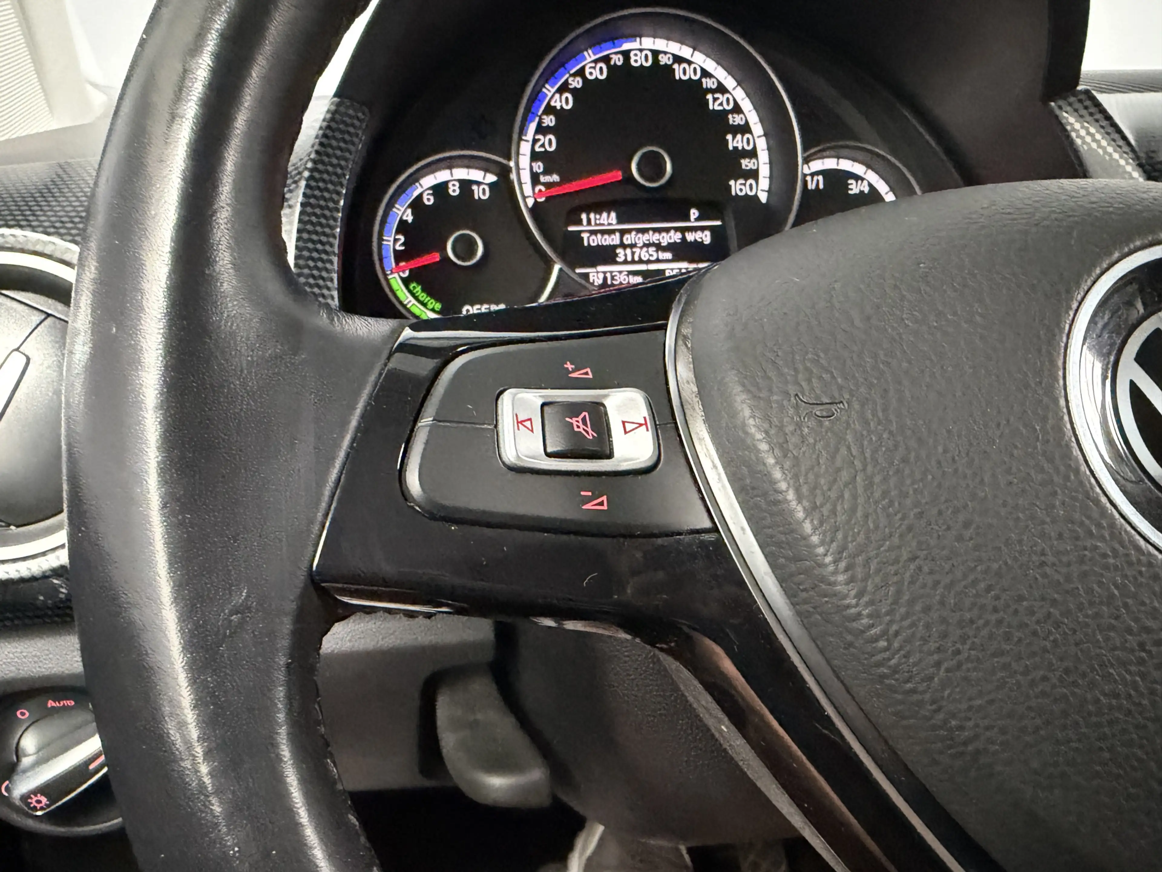 Volkswagen e-up! e-up! Cruise|Camera|Clima| — photo 16