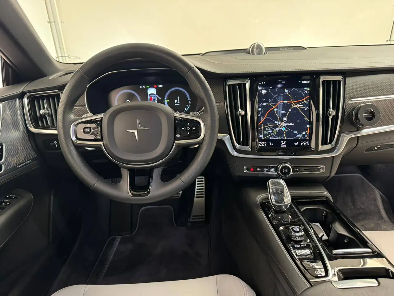 Polestar 1 2.0 Turbo PHEV 608PK 1000NM Matt White Snow, миниатюра 13
