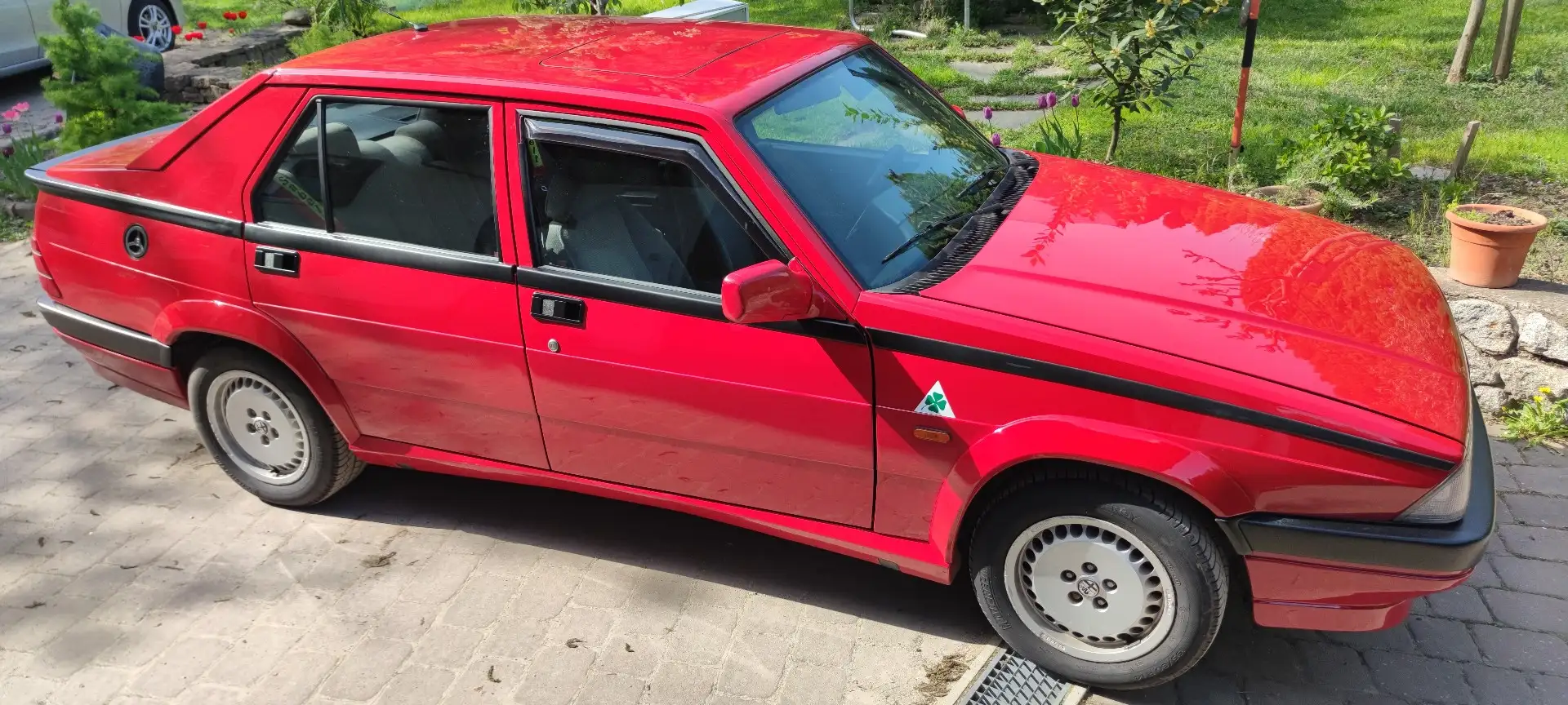 Alfa Romeo 75 2.0 Twin Spark - 1