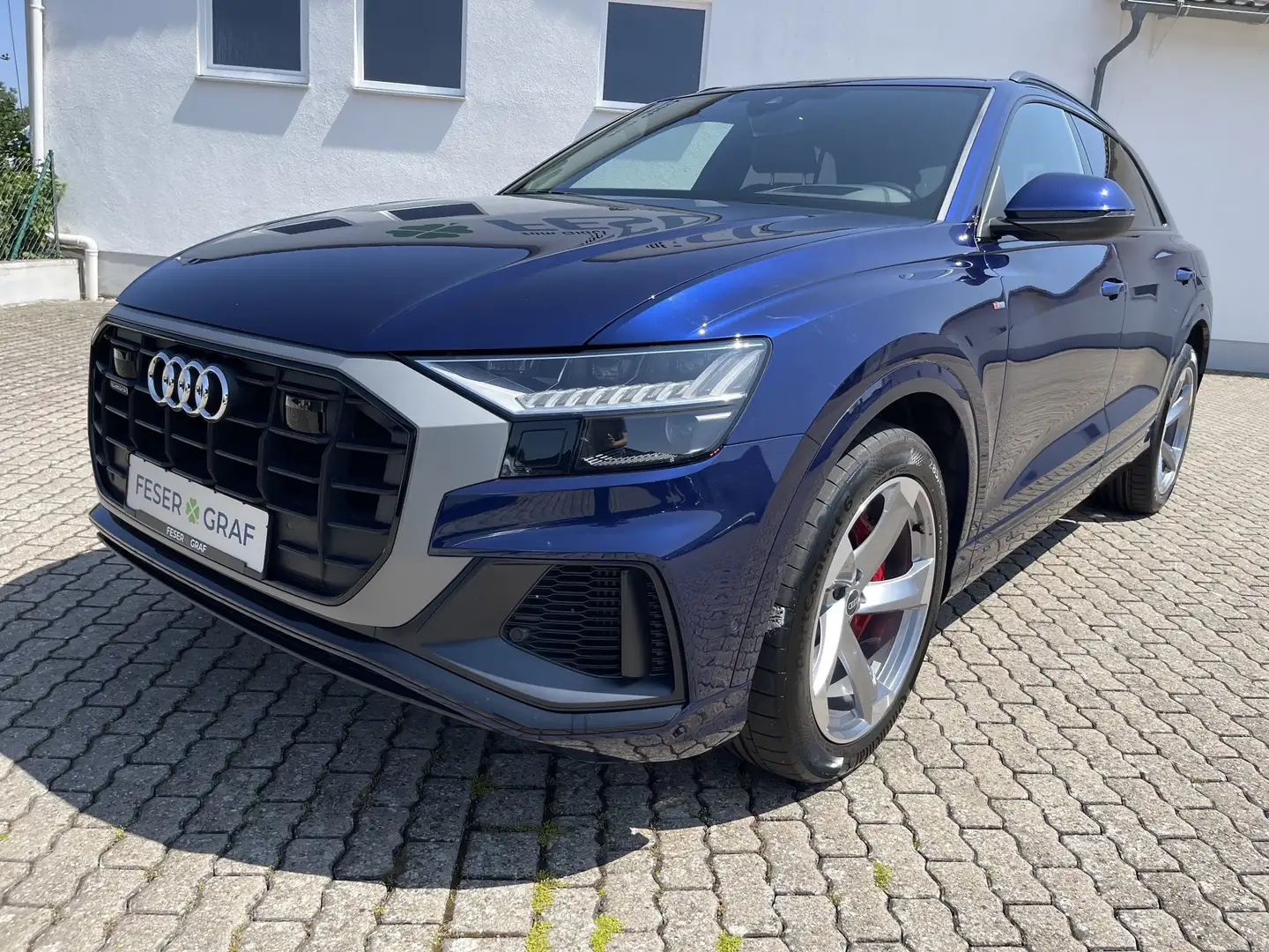 Audi Q8 55 TFSIe S line AHK B&O HD-MATRIX HEADUP RFK Blau - 2