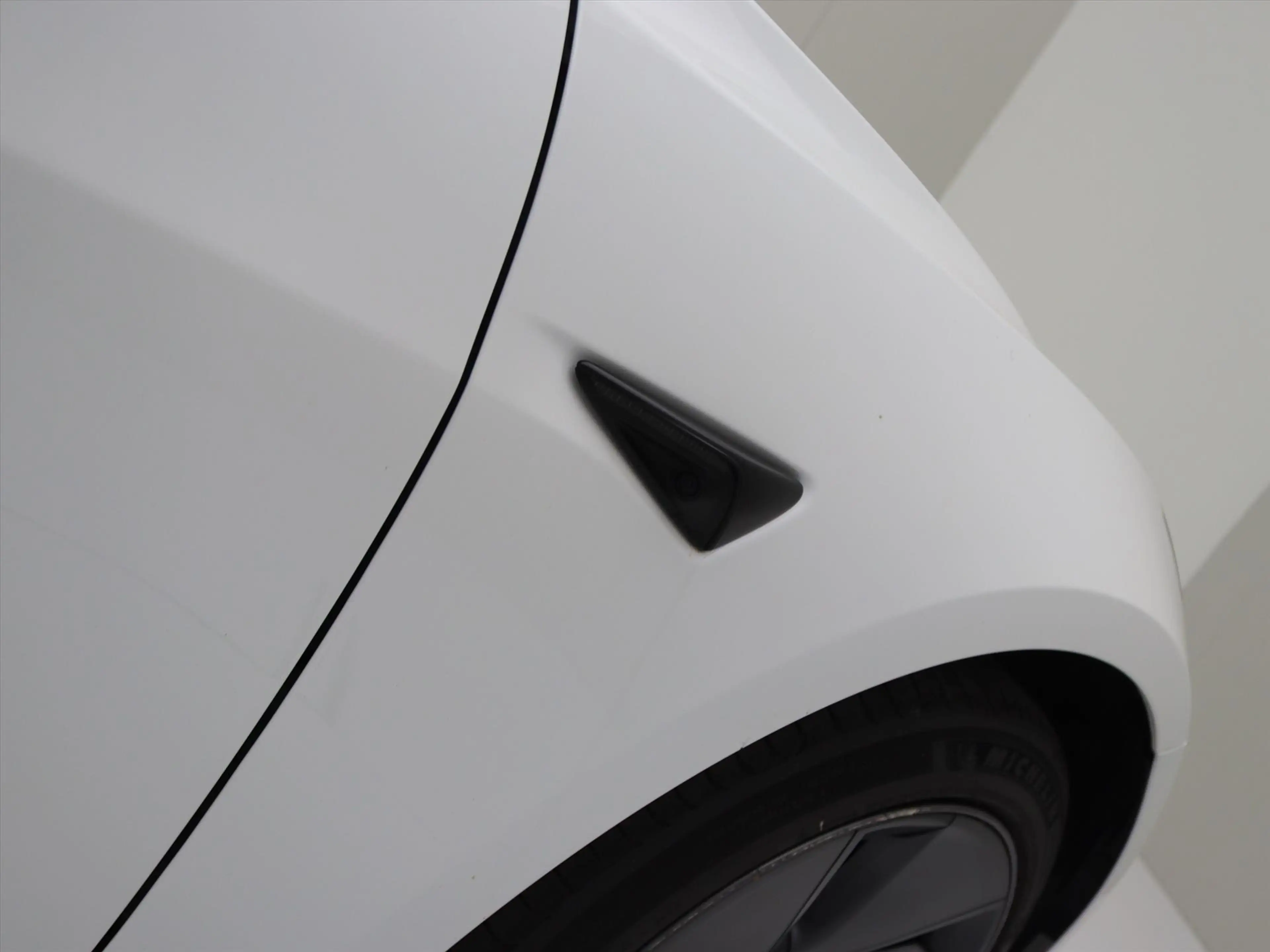 Tesla Model 3 Standard RWD Plus UPGRADE 95.1% SoH [ AMD RYZEN+LF — photo 28