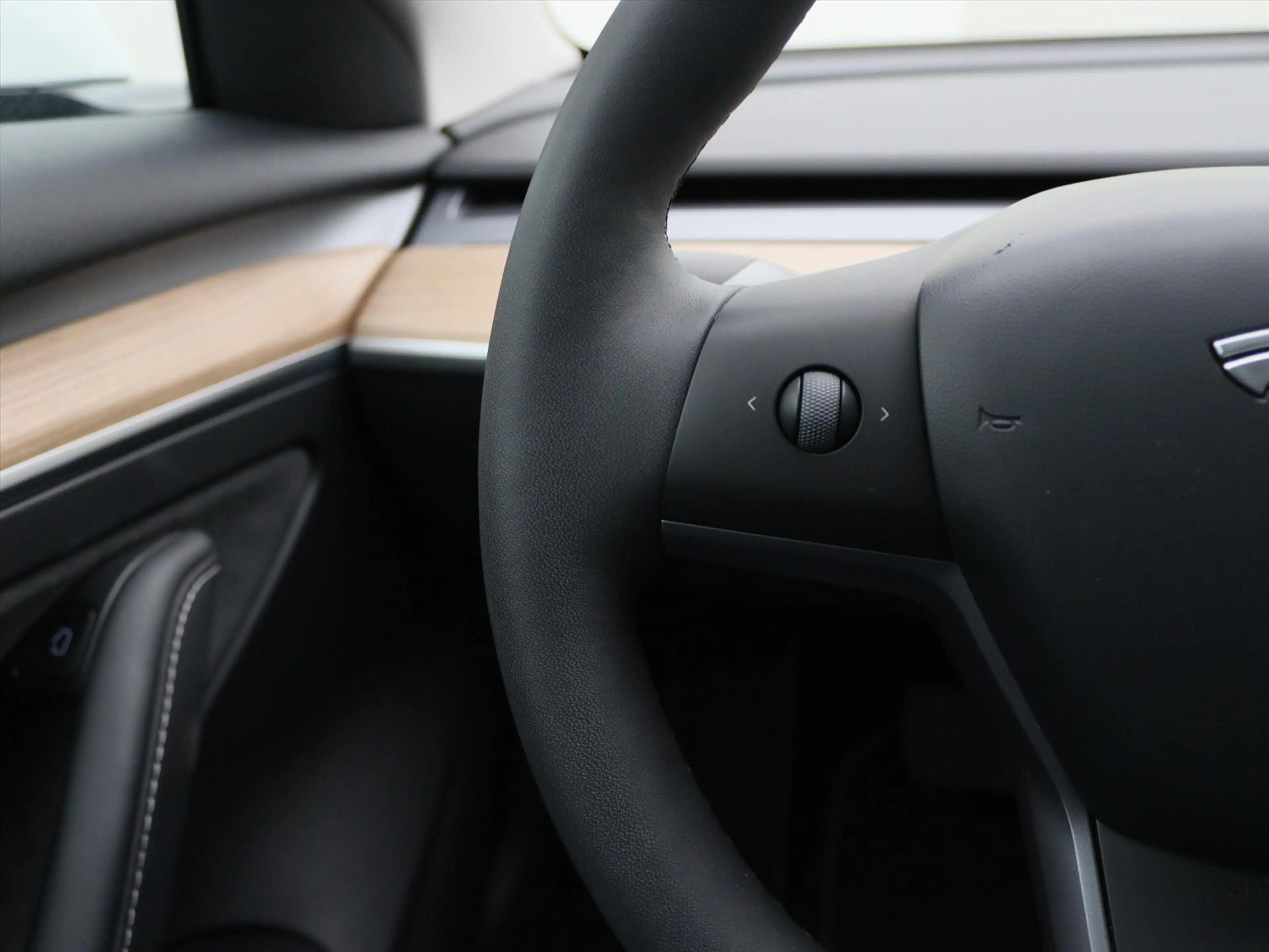 Tesla Model 3 Standard RWD Plus UPGRADE 95.1% SoH [ AMD RYZEN+LF — photo 22
