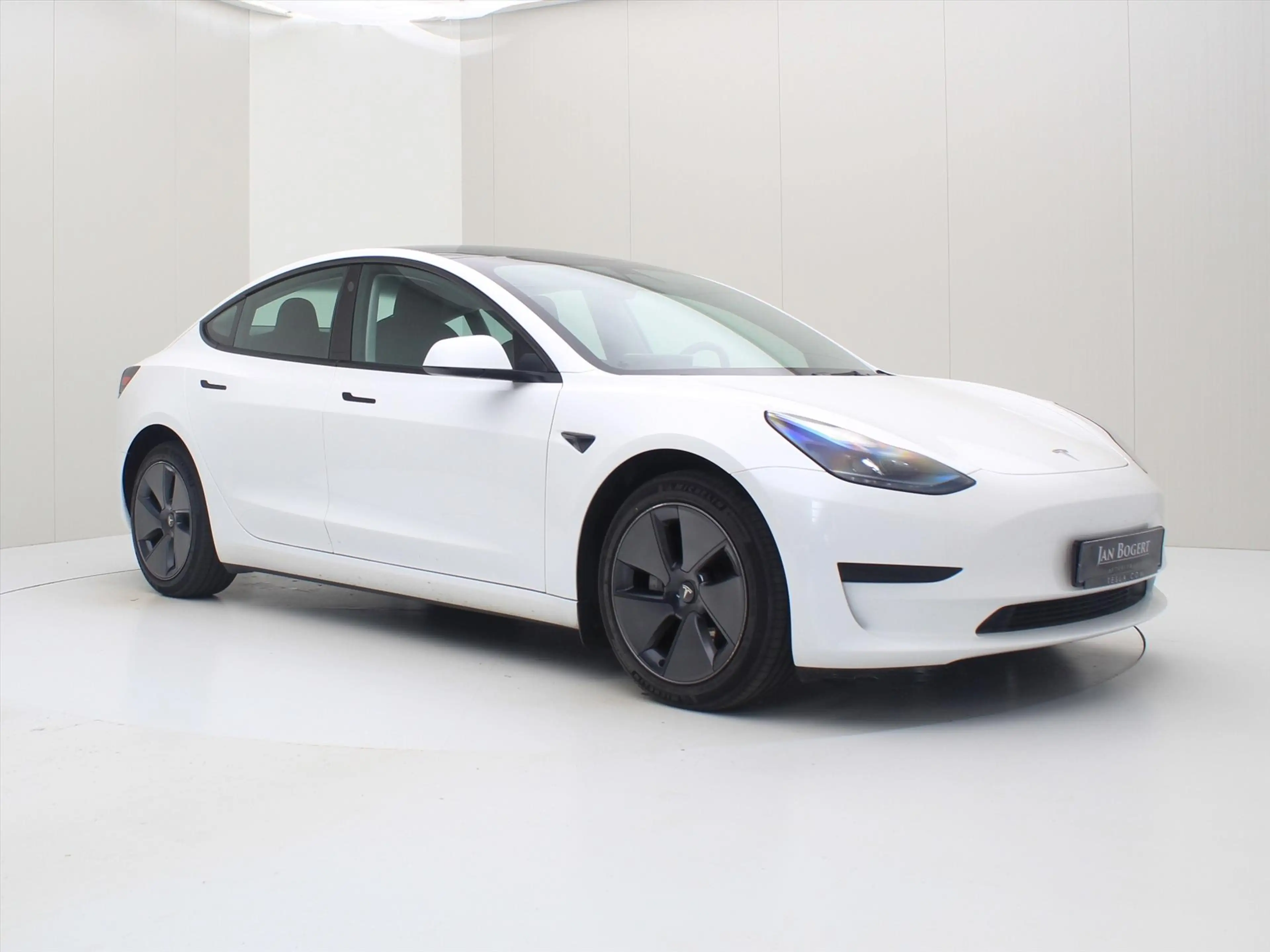 Tesla Model 3 Standard RWD Plus UPGRADE 95.1% SoH [ AMD RYZEN+LF — photo 4