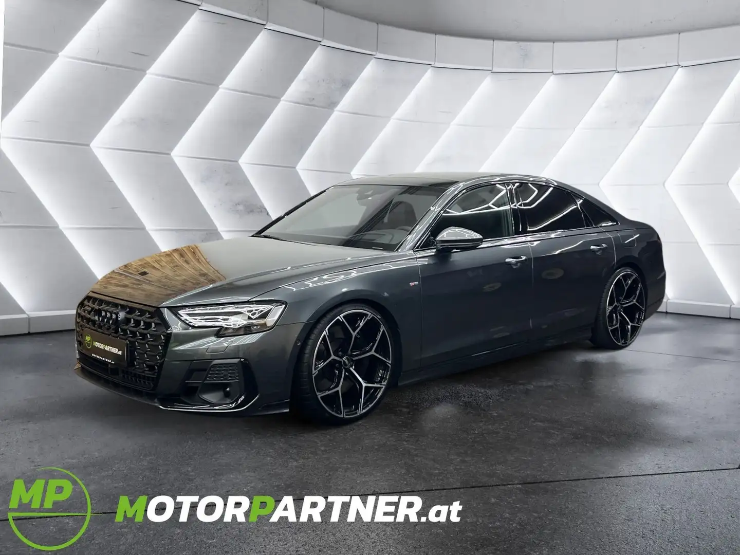 Audi A8 S-Line | 60 TFSI | quattro | 462 PS | Matrix | AHK Grau - 1