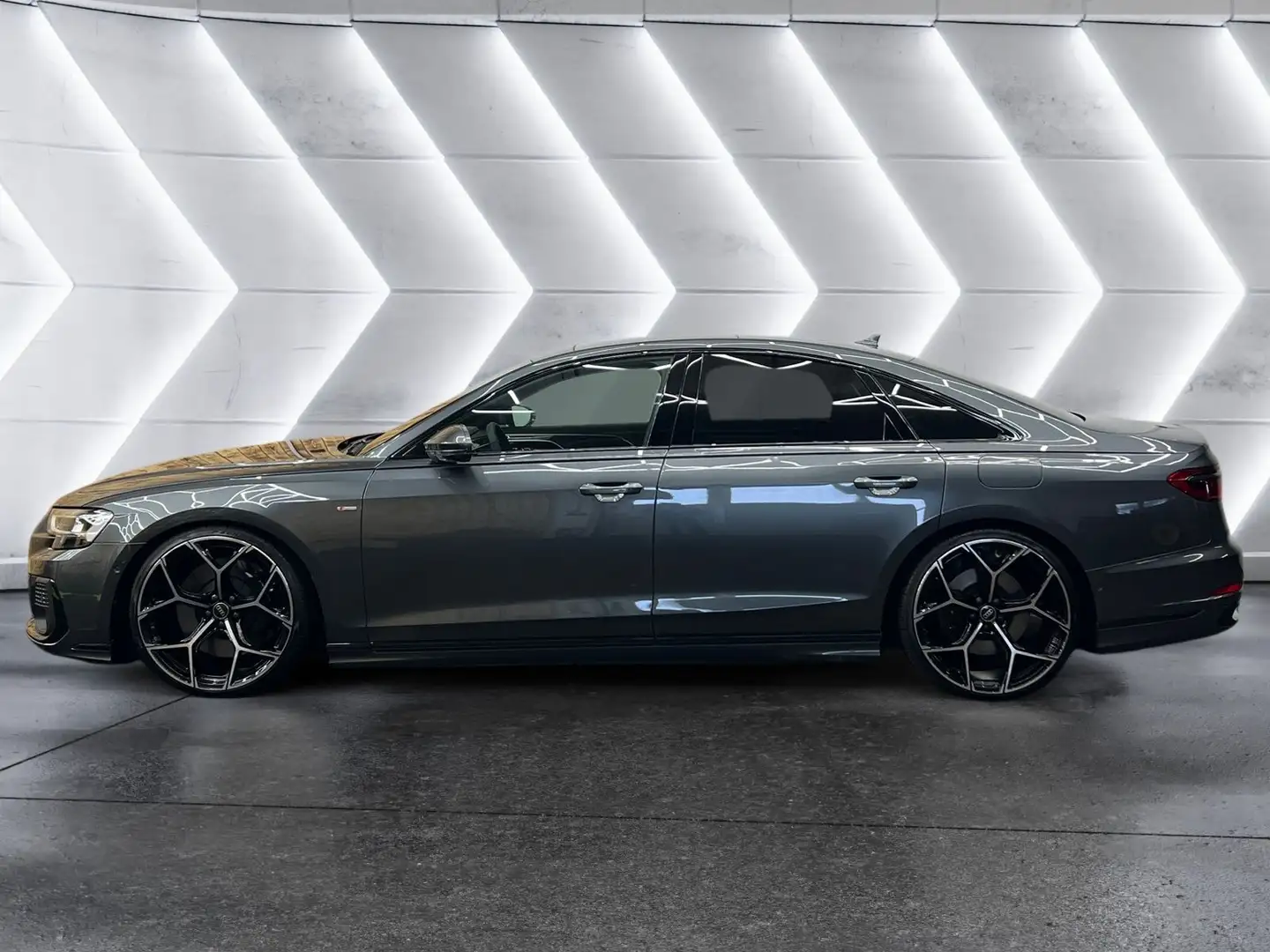 Audi A8 S-Line | 60 TFSI | quattro | 462 PS | Matrix | AHK Grau - 2