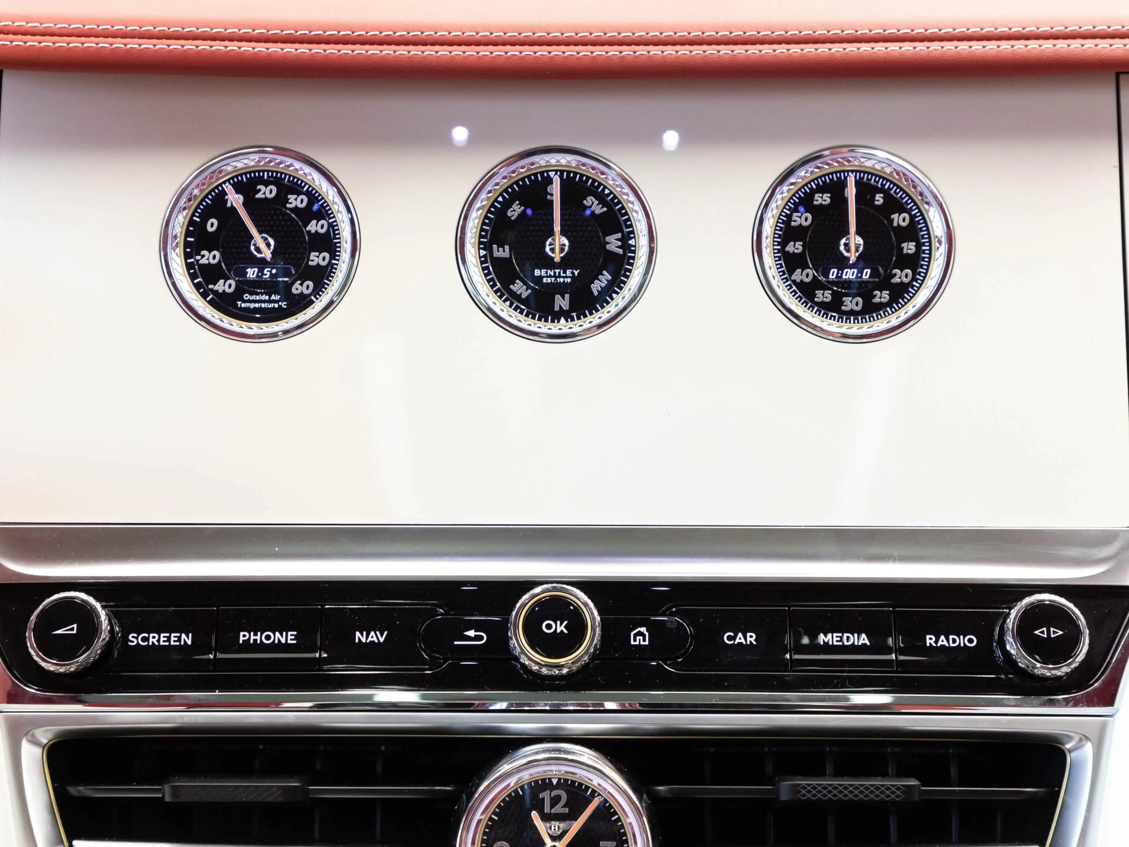 Bentley Flying Spur Speed First Edition WHITE & RED — photo 15