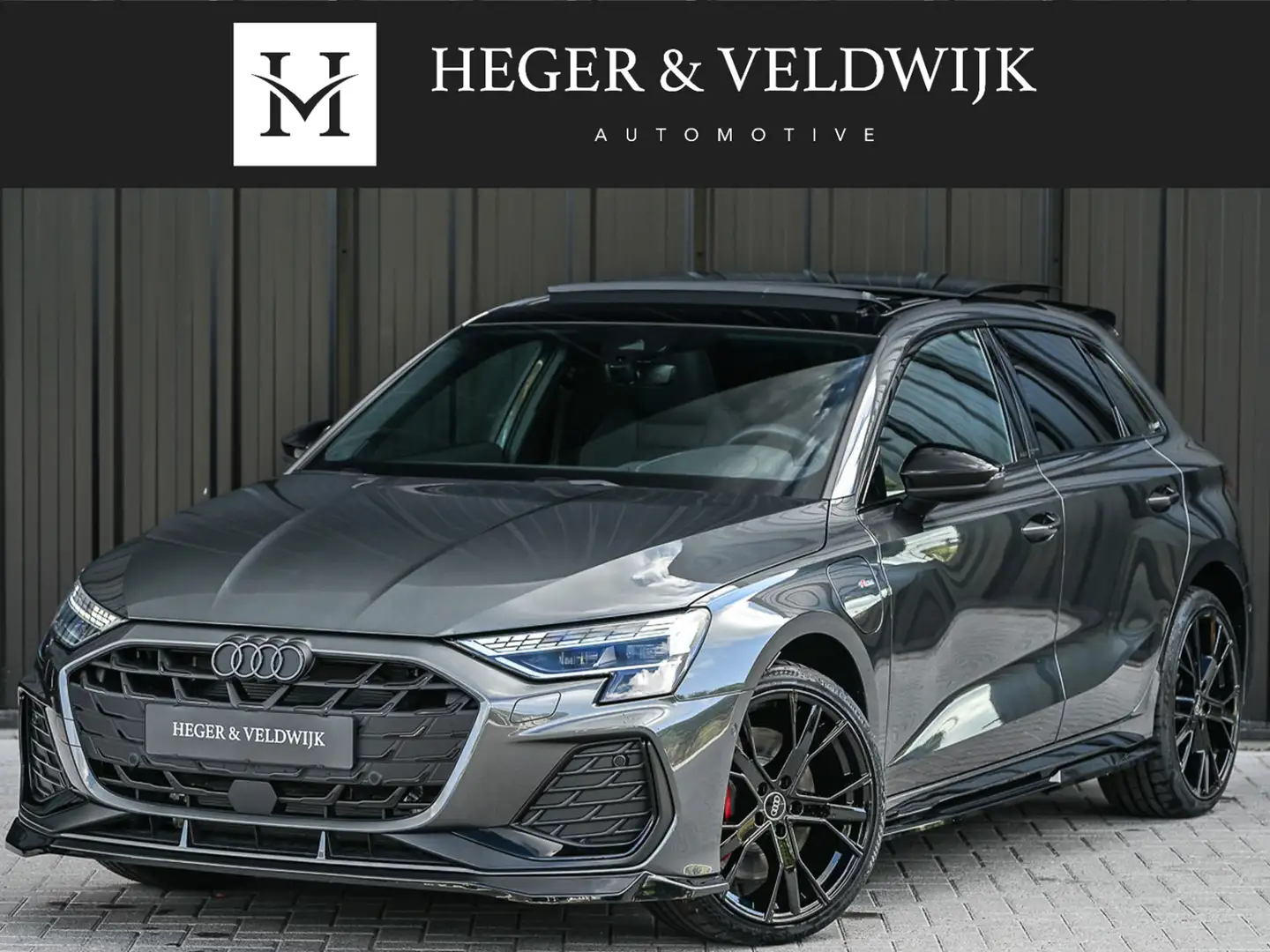 Audi A3 Sportback 45 TFSI e S EDITION COMPETITION | PANORA Grau - 1