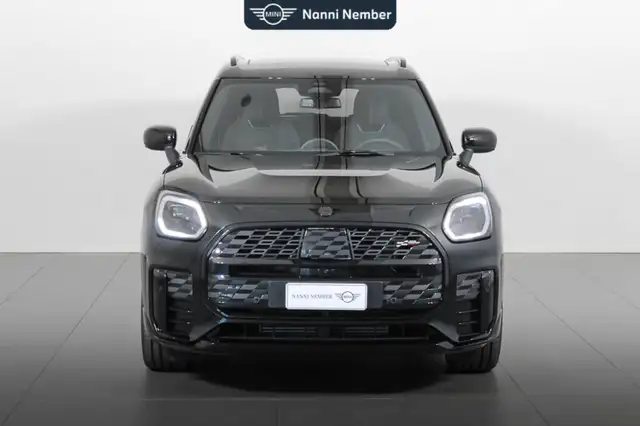 Mini Countryman view 2
