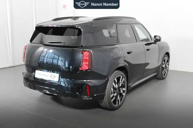 Mini Countryman view 3