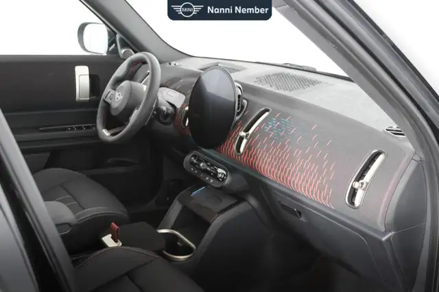 Mini Countryman view 8