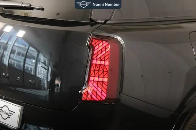 Mini Countryman view 6