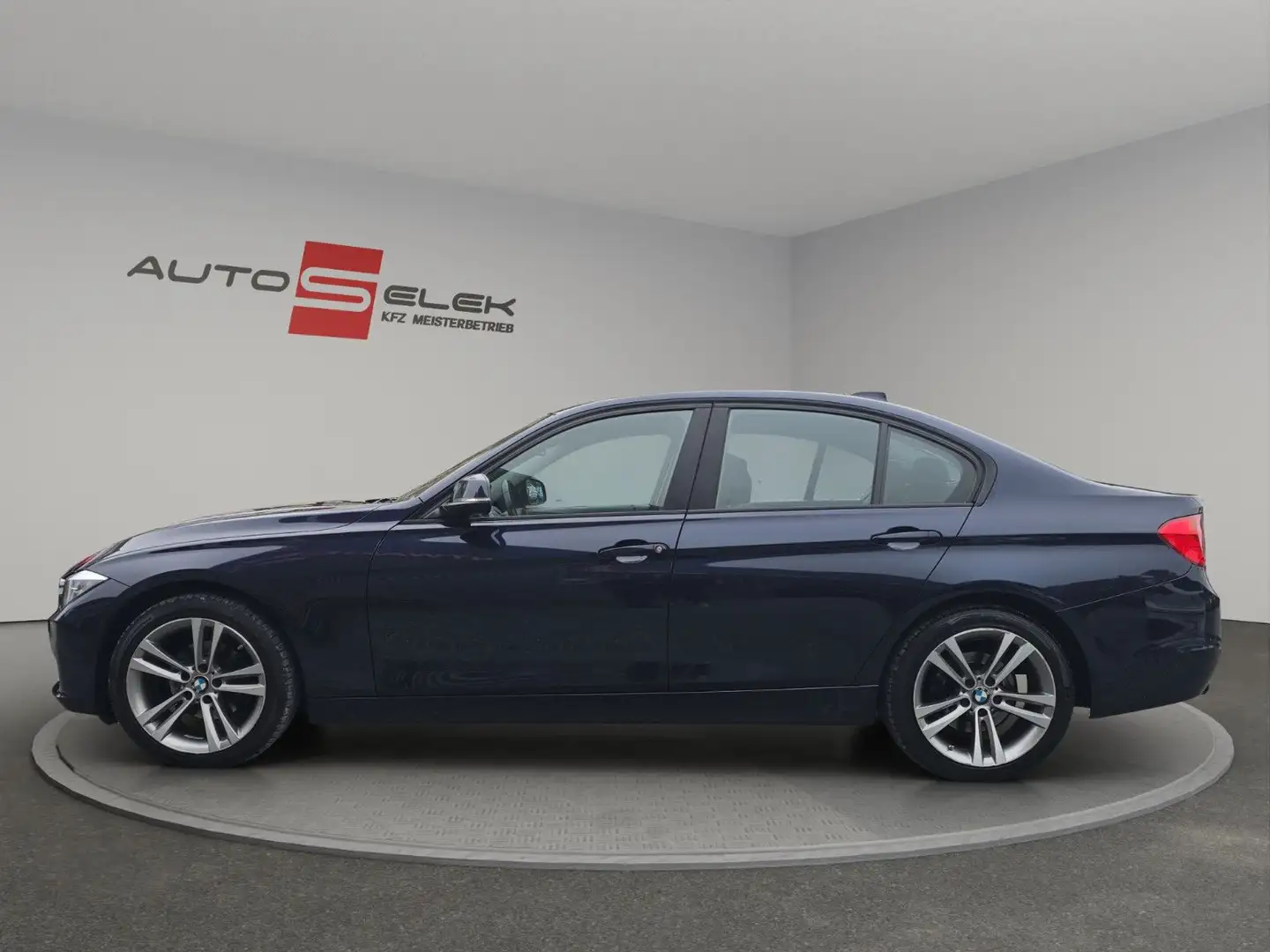 BMW 320 i+NAVI BUSINES+PDC+SHZ Blau - 2