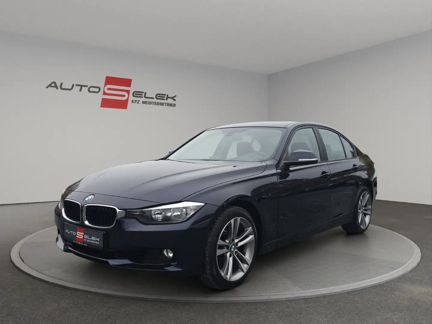 BMW 320 i+NAVI BUSINES+PDC+SHZ Blau - 1
