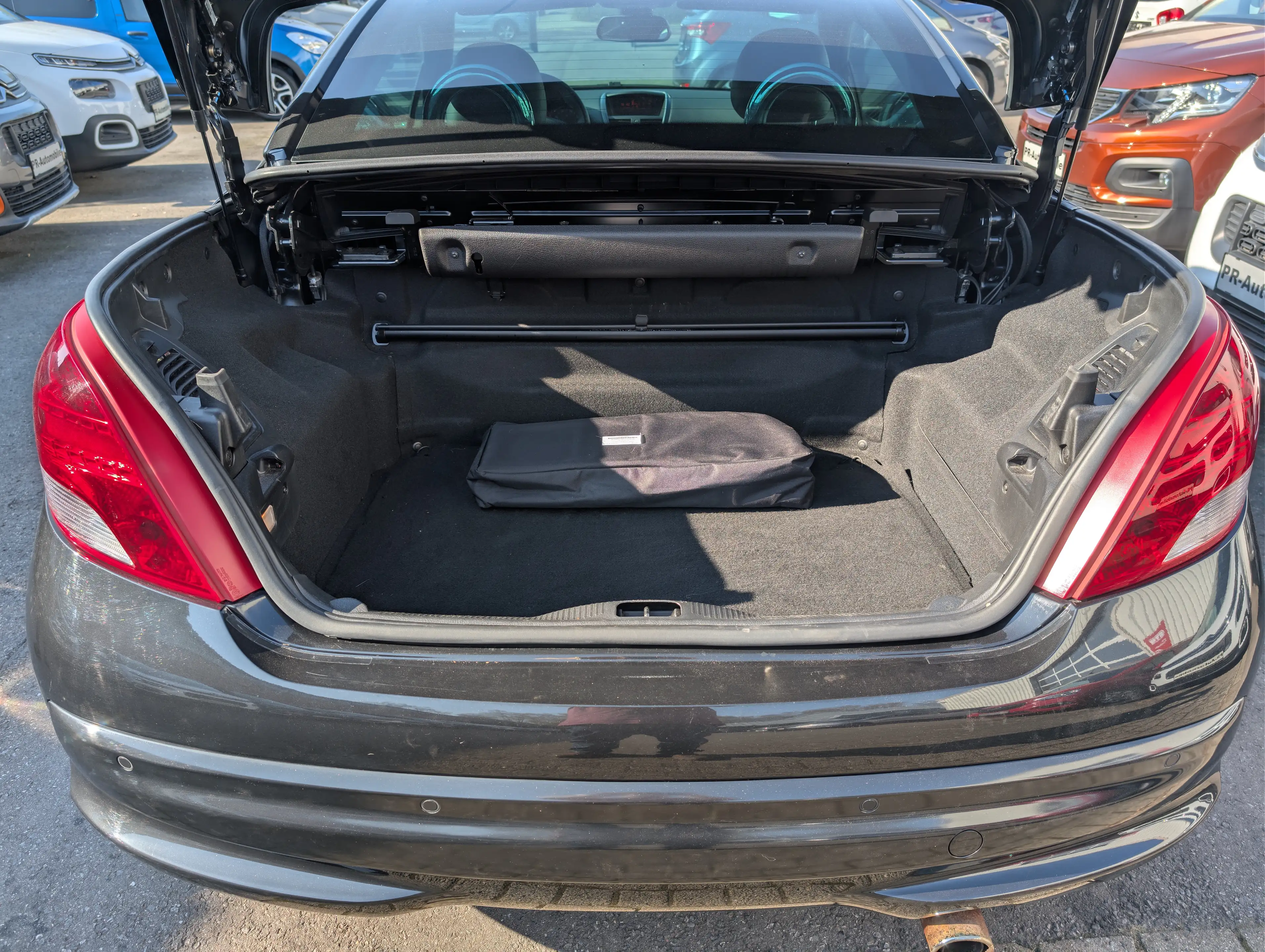 Peugeot 207 207 CC 120 VTi Roland Garros Klimaaut/Leder/Alu17" — photo 11
