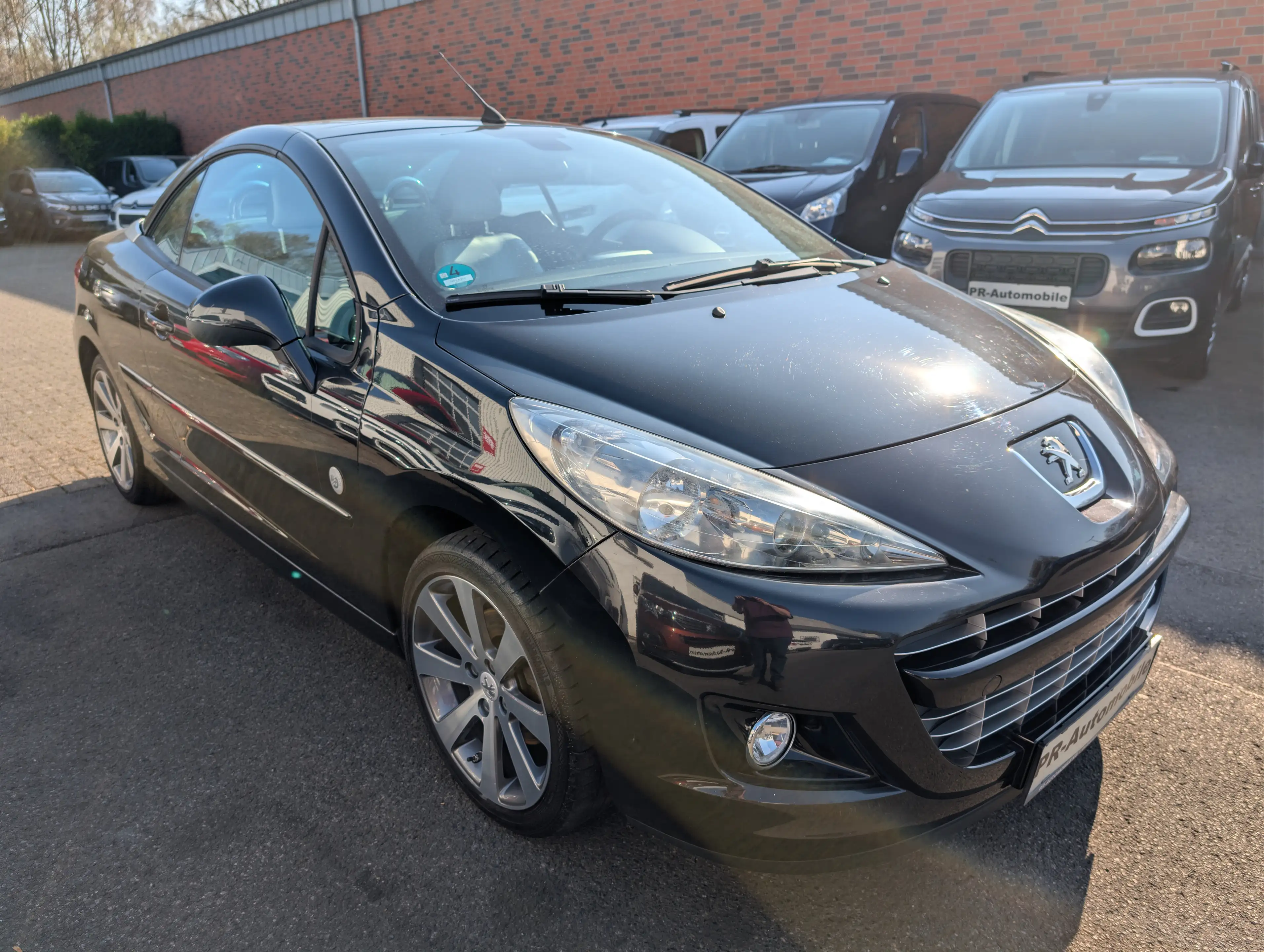Peugeot 207 207 CC 120 VTi Roland Garros Klimaaut/Leder/Alu17" — photo 3