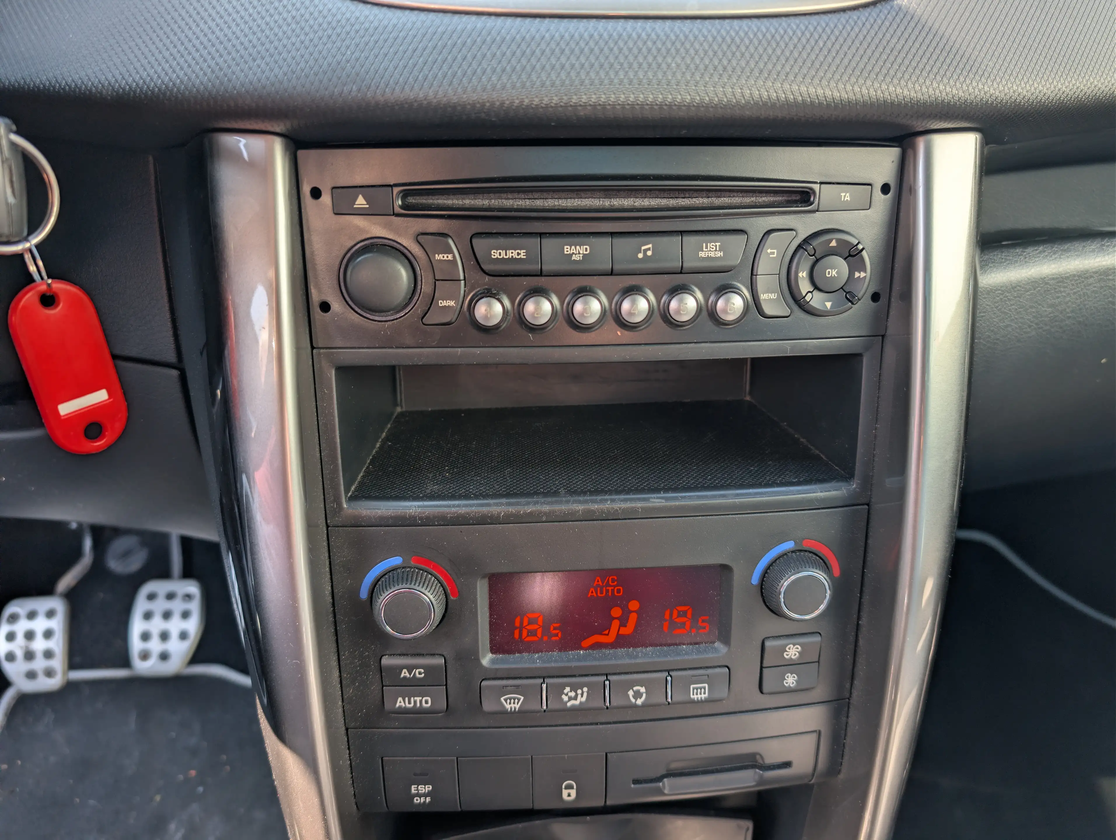 Peugeot 207 207 CC 120 VTi Roland Garros Klimaaut/Leder/Alu17" — photo 12