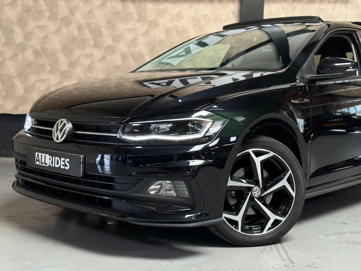 Volkswagen Polo 1.6 TDI Highline | pano | automaat | R-line | Virt Negro - 2