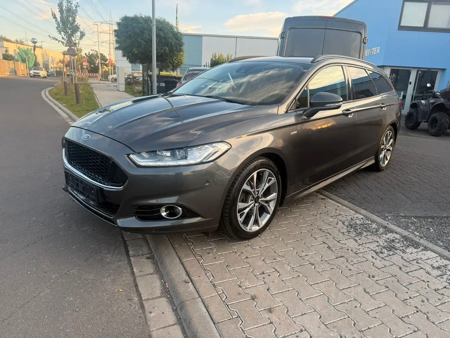Ford Mondeo Turnier ST-Line Gris - 1