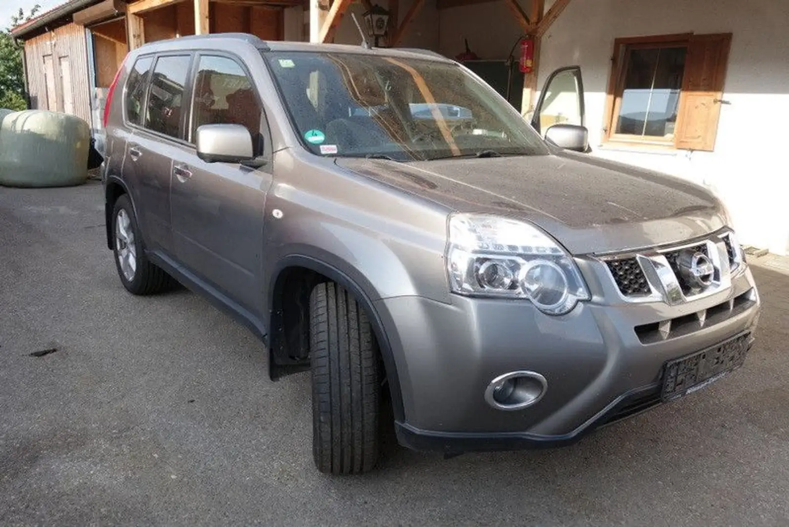 Nissan X-Trail I-Way 4x4 Kamera 1Hand 6Gang 8Fach Gris - 1