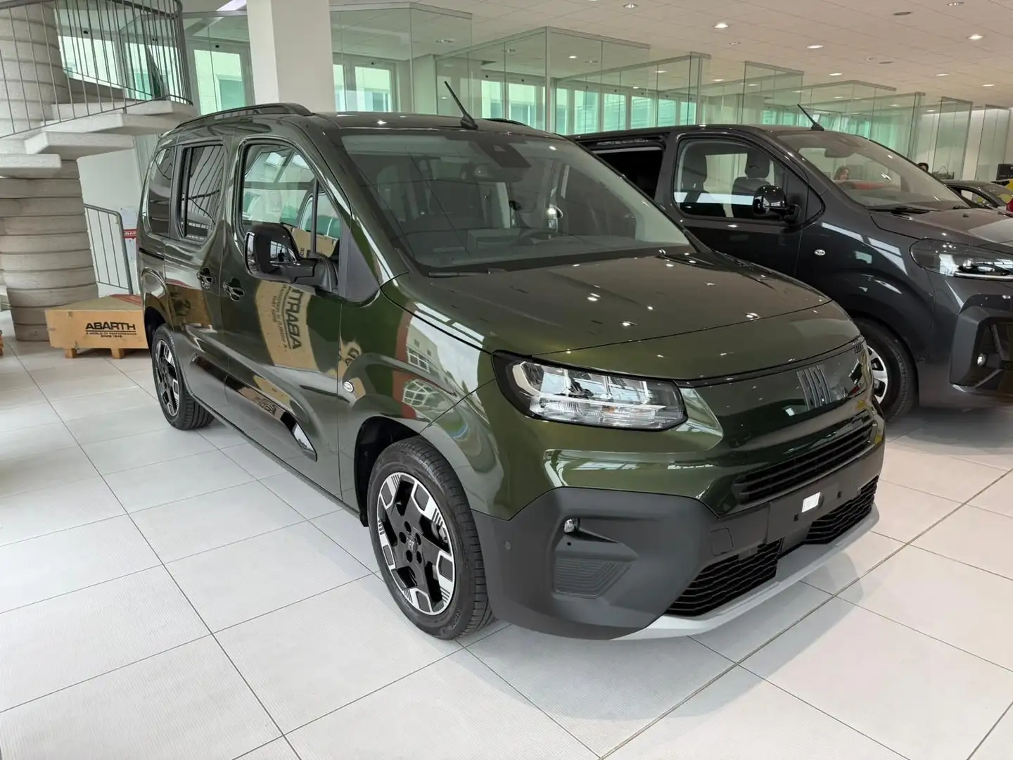 Fiat Doblo Doblò 1.5 BlueHdi 130 CV PC da ordinare Grün - 1
