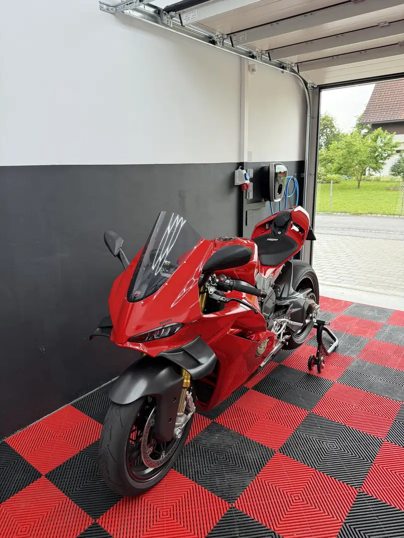 Ducati Panigale V4 S Carbon Edition - 1