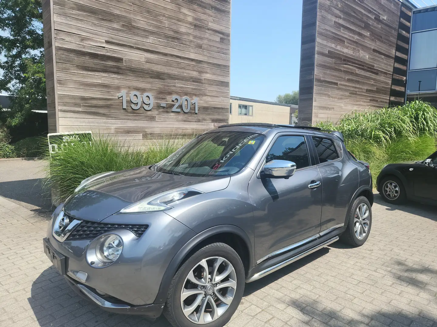 Nissan Juke Juke 1.5 dCi 2WD " full option Grijs - 1