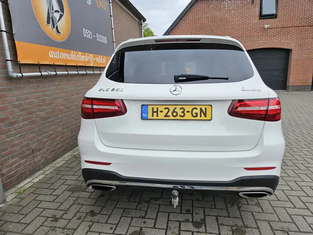 Mercedes-Benz GLC view 25