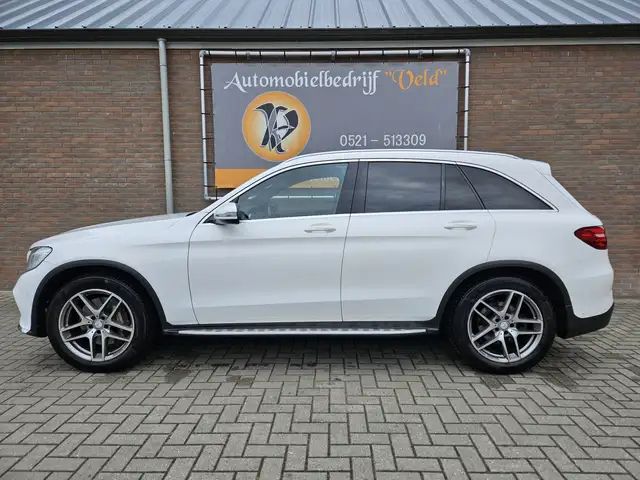Mercedes-Benz GLC view 3